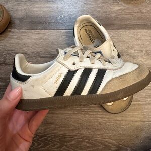 Toddler sambas